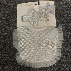 Mermaid bib and bow